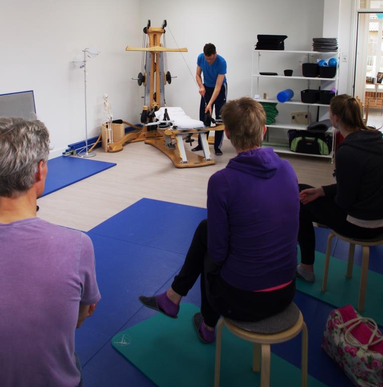 Demonstratie Pully Tower voor individuele behandelingen zoals rug-nek-schouder klachten